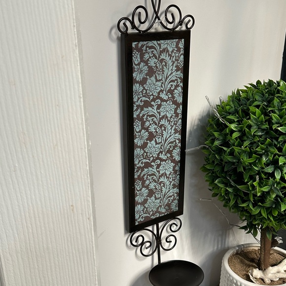 Home interiors Goes with everything sconce Damask print - Picture 9 of 14